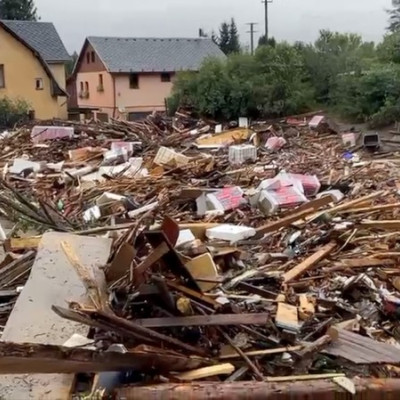 Pomáháme společně rodinám postiženým povodněmi Pomáháme společně rodinám postiženým povodněmi
