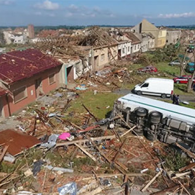 Děkujeme za pomoc po tornádu Děkujeme za pomoc po tornádu
